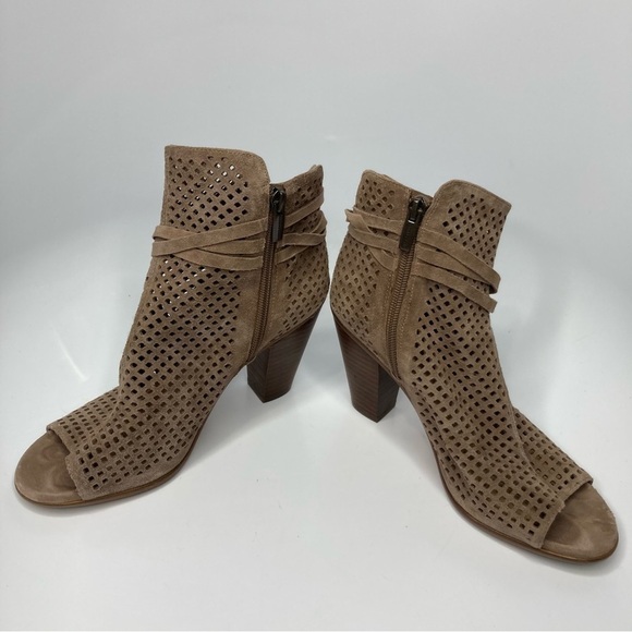 Vince Camuto Kamey peep toe booties size 7.5 - Picture 2 of 7